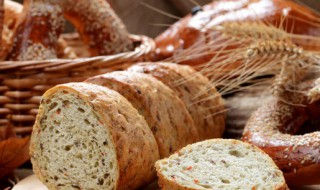 面包烤出来发硬是什么原因 面包烤出来很硬是什么原因