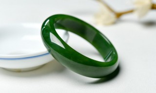 翡翠价位（翡翠价格对照表图）