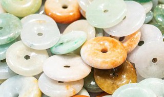 翡翠平安扣制作（平安扣翡翠图片镶金）