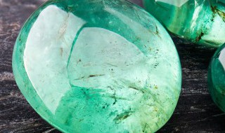 怎么看翡翠种老还是嫩（怎样看翡翠种老不老）