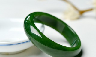 翡翠项链怎么鉴定真假识别 翡翠手链怎么鉴定真假