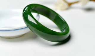 玉镯怎么分辨好坏 玉手镯怎么分辨好坏