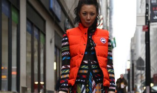 马甲夏天怎么搭配（马甲夏天怎么搭配男）