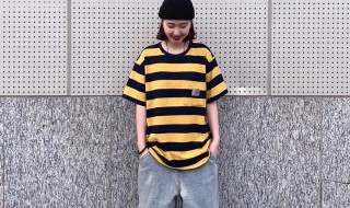 破洞牛仔裤怎么搭配衣服(破洞牛仔衣配什么裤子)