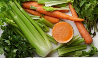 蔬菜榨汁需要煮熟吗（蔬菜汁榨出来要煮吗）