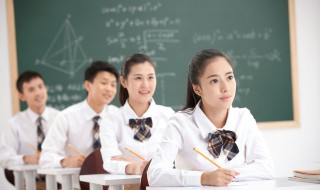 带月的四字词语（带月的四字词语成语）