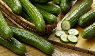 黄瓜跟什么水果一起榨汁(黄瓜和苹果一起榨汁吗)