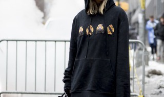 韩版卫衣搭配什么裙子好看（卫衣搭配什么裙子好看图片）