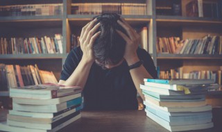 画鸡的作者是谁哪个朝代人（画鸡的作者是哪个年代的）