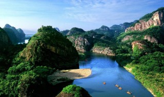 庐山和龙虎山哪个好玩 江西龙虎山和庐山哪个景色好