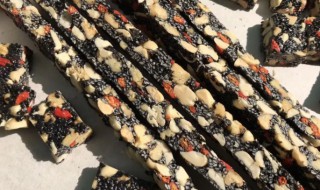 核桃花生黑芝麻糖是怎么做的 核桃花生黑芝麻糖的做法