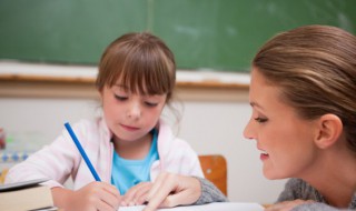 泞字是前鼻后鼻呢（鼻字上面是什么字）