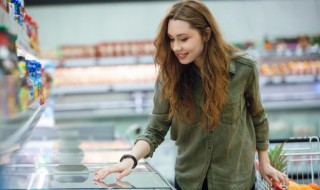 请问衬衫与衬衣有区别吗 衬衣与t恤的区别