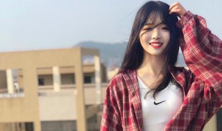 红色衬衫配什么颜色毛衣好 鲜红色毛衣配什么颜色好看