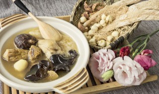 煲鸡汤放啥材料好呢（鸡汤放什么材料煲汤好）