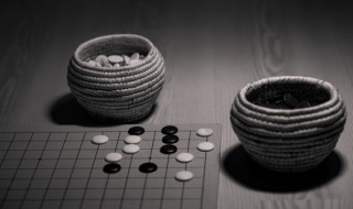 围棋的黑子比白子大吗 围棋黑子和白子一样大吗