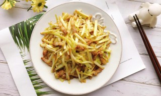 韭黄炒肉皮的做法 韭菜炒肉皮的做法