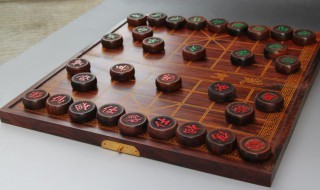 怎么玩象棋入门教学（象棋怎么玩新手教学）