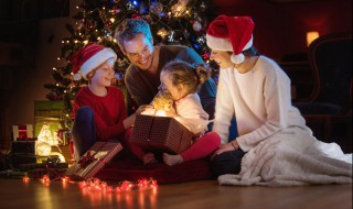 圣诞老人为什么钻烟囱 圣诞老人为什么从烟囱进去