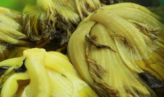 用不完的酸菜怎么保存（酸菜该怎么保存）