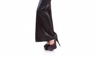 黑色鞋子怎么搭配裤子 黑色鞋子怎么搭配裤子衣服