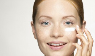 兰蔻眼霜的正确使用方法 兰蔻眼霜的正确使用方法图解