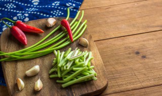 蒜苗怎么烧好吃（蒜苗怎么炒好吃又简单）