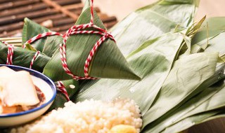 南方包粽子的叶子叫什么 南方包粽子的叶子是什么植物的叶子
