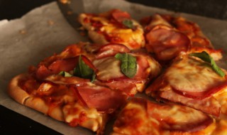 烤披萨加热多长时间 烤箱加热熟披萨多少时间?