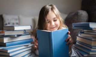 反字旁的字有哪些（反字旁的字有哪些字旁的字）