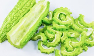 苦瓜怎么晒干（苦瓜怎么晒干才能泡茶）