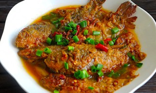 红烧鲫鱼要煮几分钟才熟 红烧鲫鱼烧多久才熟