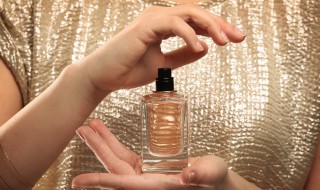 香水能放冰箱吗（香水能放冰箱吗?）