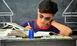 peanuts是什么意思 pick peanuts是什么意思