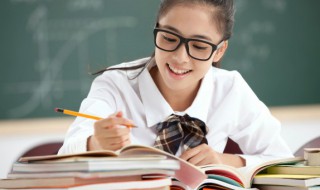 思的部首是什么(静夜思的思的部首是什么)