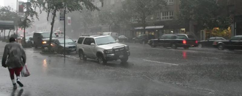 为什么上海冬天一直下雨 上海冬天有雨吗