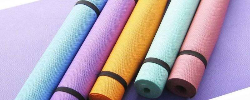 瑜伽垫可以水洗吗（橡胶瑜伽垫可以水洗吗）