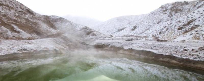 大柴旦附近的雪山叫什么山 大柴旦旁边的雪山叫什么山