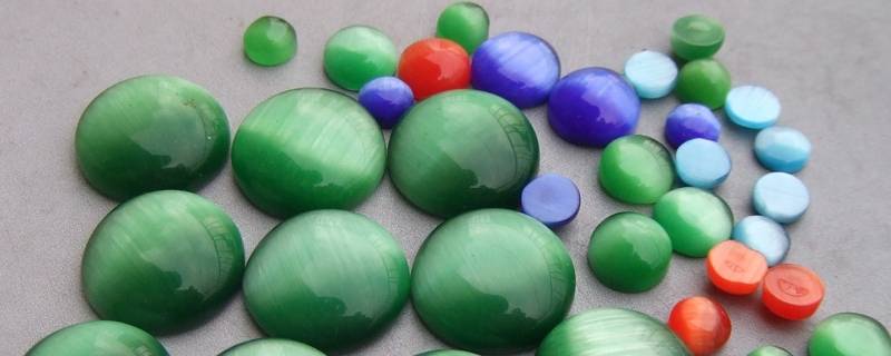 白色猫眼石是人造的吗（白色猫眼石是真的吗）