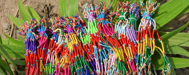 为什么五彩绳下雨要扔掉 五彩绳下雨时扔还是雨后扔