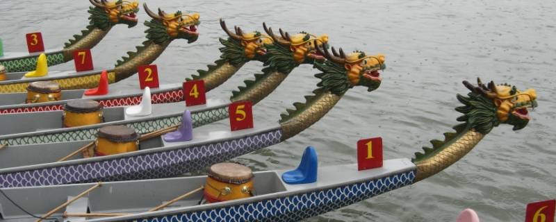 龙舟是什么颜色的 赛龙舟的龙舟是什么颜色的