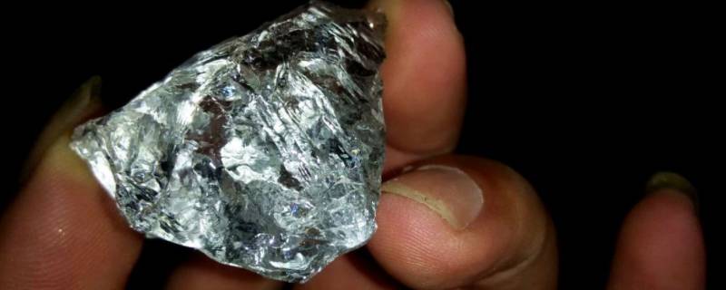 金刚钻和金钢钻区别（金刚钻和金刚钻哪个对）