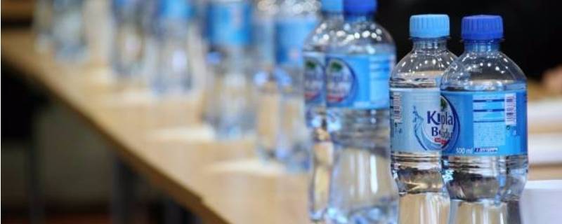 瓶装水打开多久不能喝了（一瓶水打开多久不能喝）