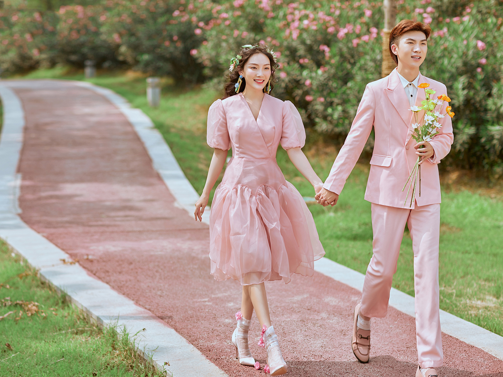 头发一半黑一半黄拍婚纱照怎么办 头发一半黑一半黄拍婚纱照片