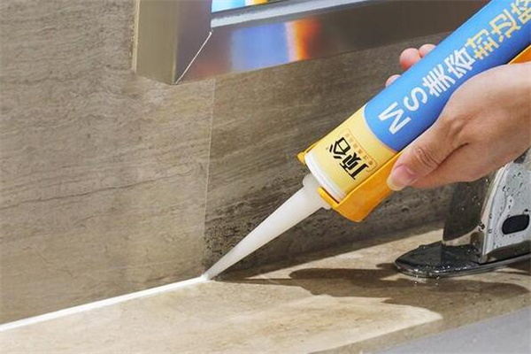 玻璃胶要怎么使用（玻璃胶怎么使用视频）