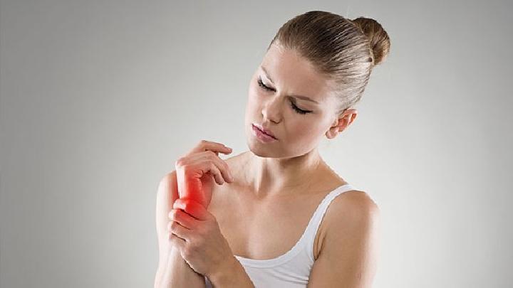 女性乳腺癌的肿块一般在哪(乳腺癌的15个征兆乳腺癌肿块一般在哪个地方)