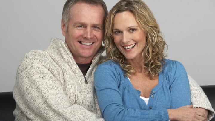 为什么会出现睾丸胀痛（为什么会出现睾丸胀痛呢）