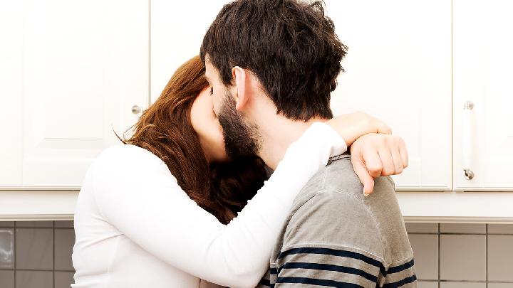 男性如何延迟射精时间 男人怎么能延迟时间