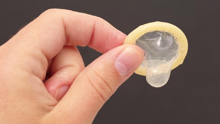 戴避孕套就能预防性病吗（戴避孕套可以预防疾病吗）