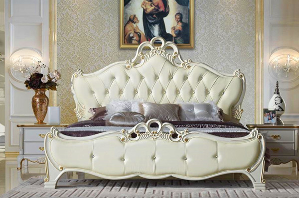 床头柜上摆什么比较好（床头柜上适合摆什么）